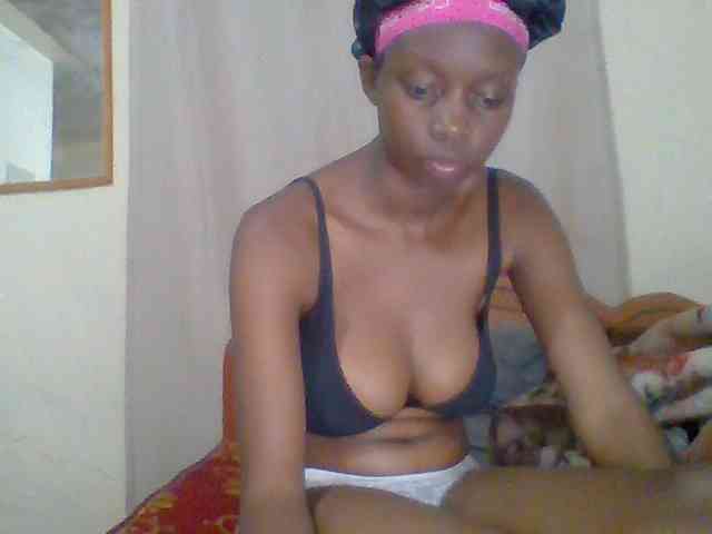 Modèle: Sexyebonyxx