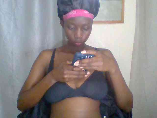 Sexyebonyxx webcam