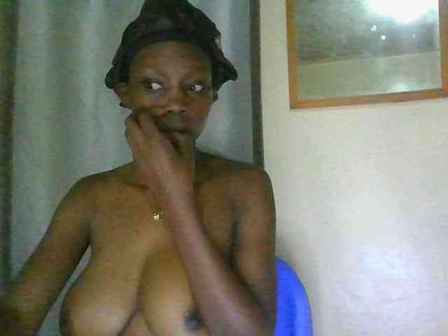 Modèle: Sexyebonyxx