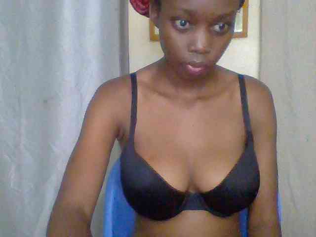 Modèle: Sexyebonyxx