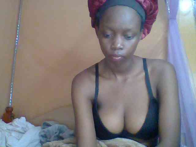 Modèle: Sexyebonyxx