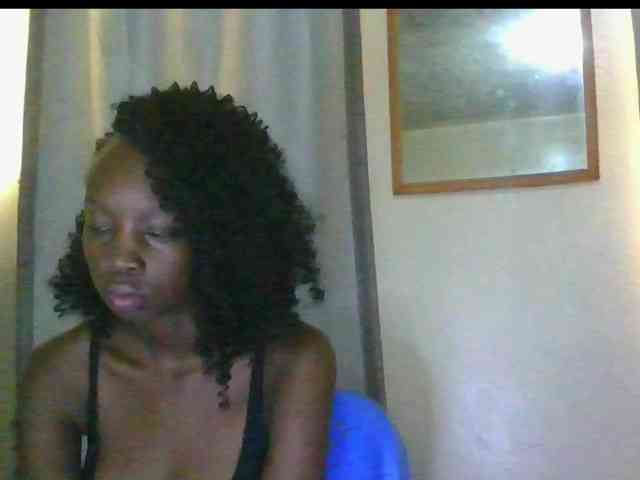 Modèle: Sexyebonyxx