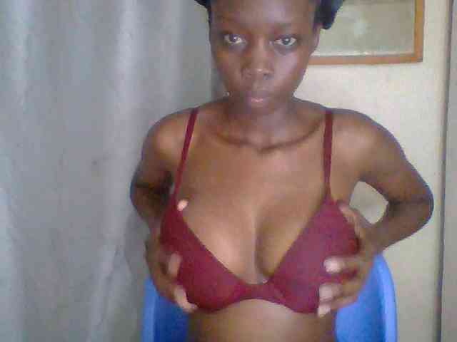 Modèle: Sexyebonyxx