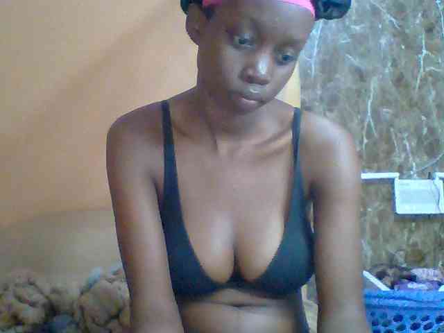 Essyknight Live Webcam on BongaCams