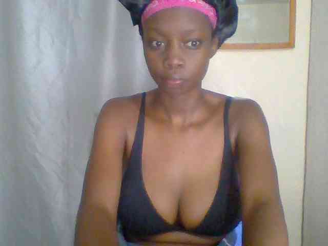 Essyknight Live Webcam on BongaCams