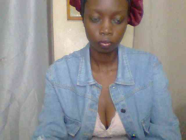 Modèle: Sexyebonyxx