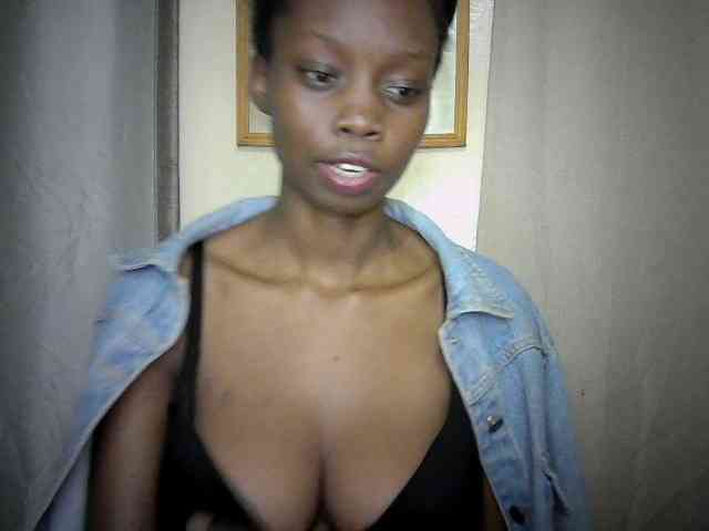 Sexyebonyxx webcam
