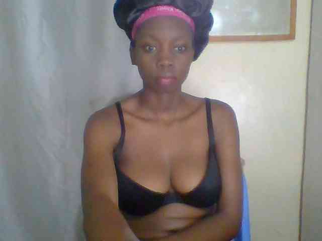 sexyebonyxx's live room