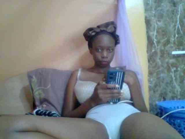Sexyebonyxx webcam