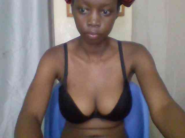 Sexyebonyxx webcam