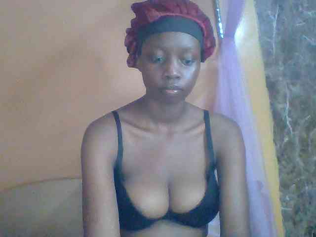 Modèle: Sexyebonyxx