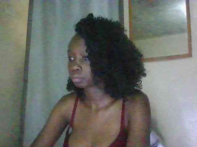 Modèle: Sexyebonyxx