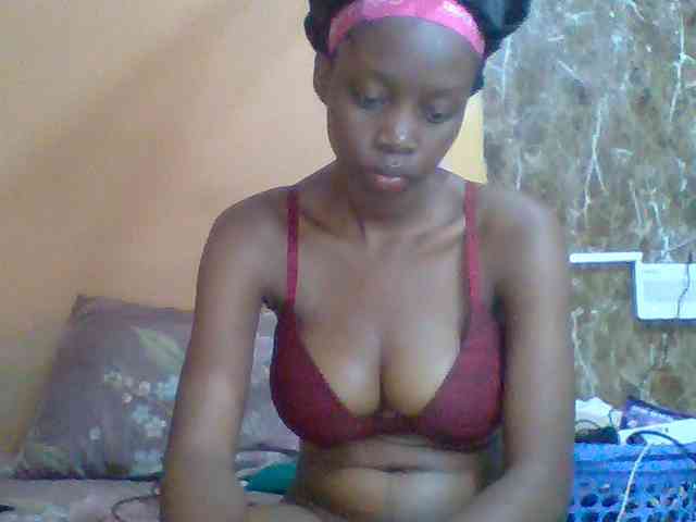Sexyebonyxx webcam