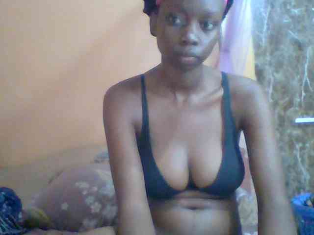 Essyknight Live Webcam on BongaCams