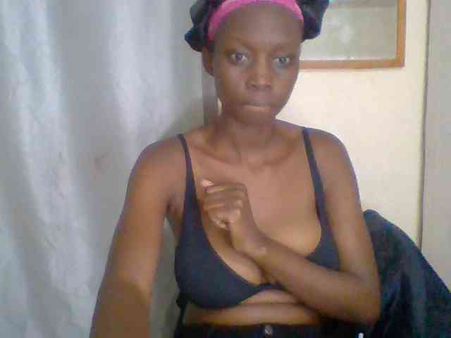 Modèle: Sexyebonyxx