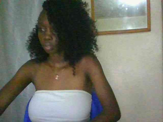 Sexyebonyxx webcam
