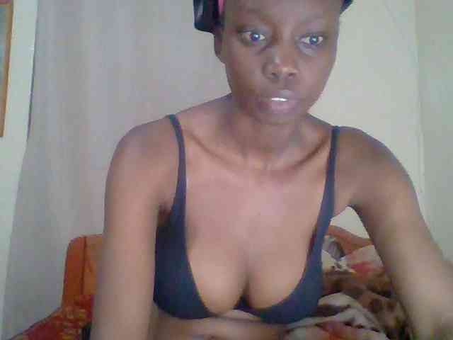 Essyknight Live Webcam on BongaCams