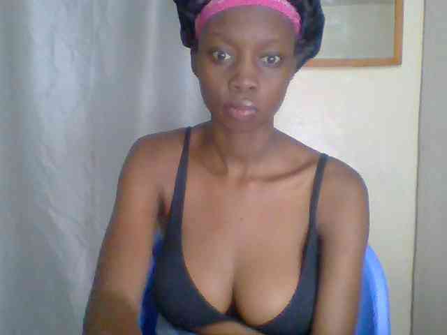 Modèle: Sexyebonyxx