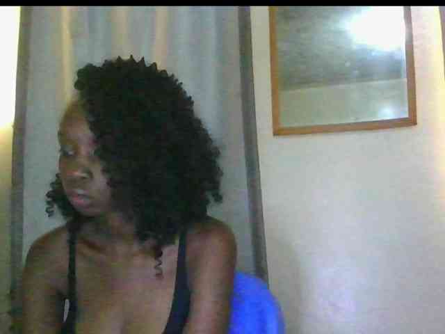 Essyknight Live Webcam on BongaCams