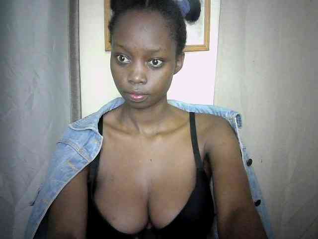 Sexyebonyxx webcam