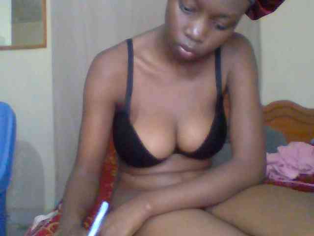 Modèle: Sexyebonyxx