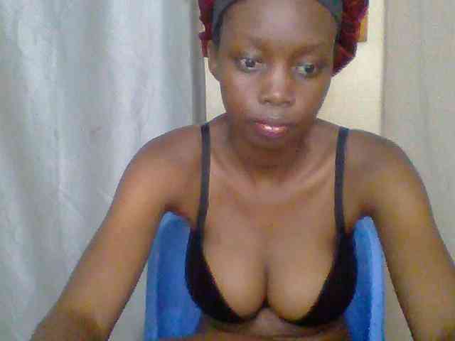 Modèle: Sexyebonyxx