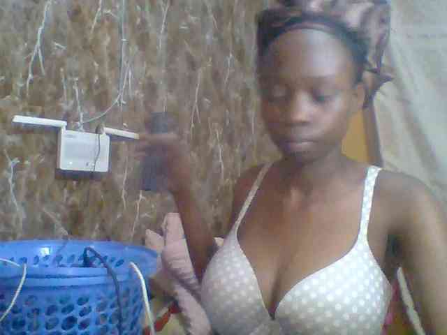 Sexyebonyxx webcam