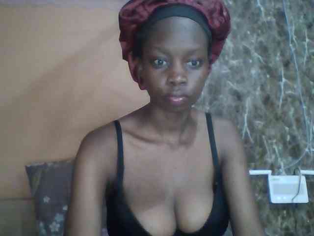 sexyebonyxx's live room