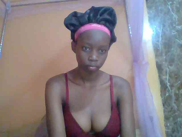 Sexyebonyxx webcam