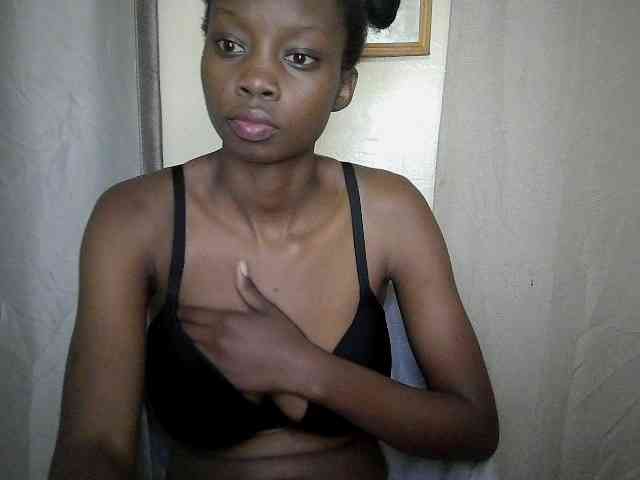Modèle: Sexyebonyxx