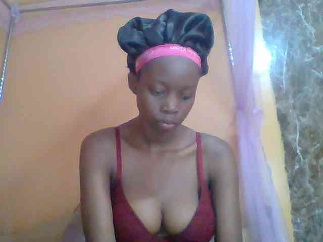 Sexyebonyxx webcam