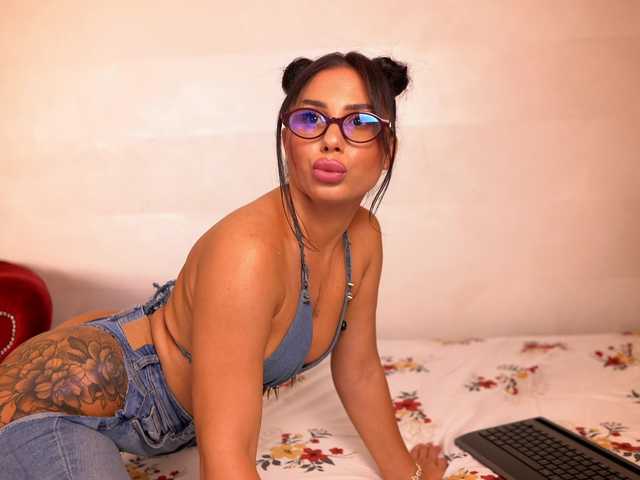 AmberVale live cam on BongaCams