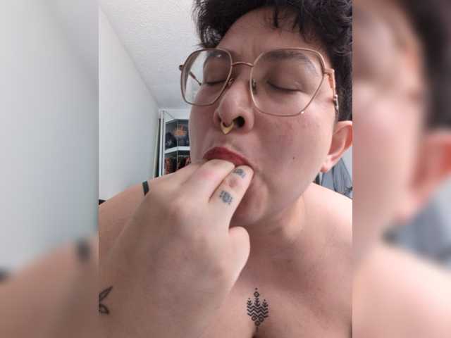 AlexisRodrigo live webcam show