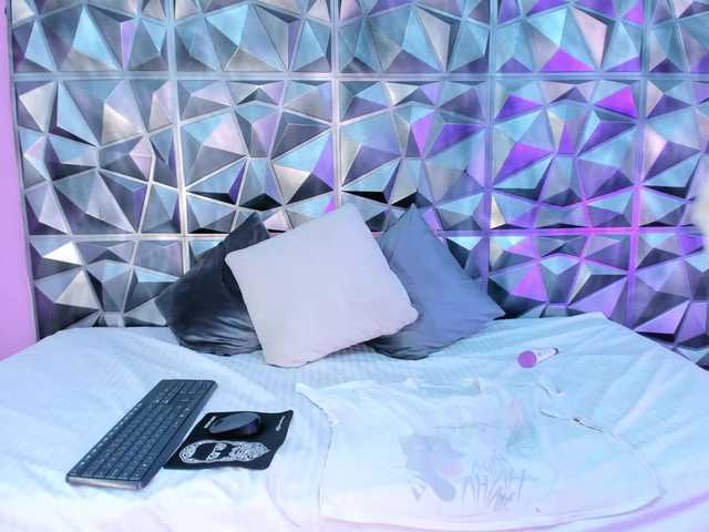 KataNovoa live cam on BongaCams