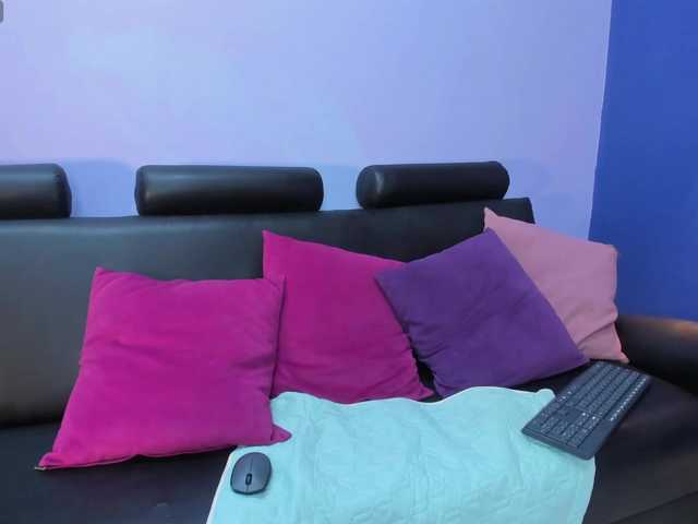 KataNovoa live webcam show