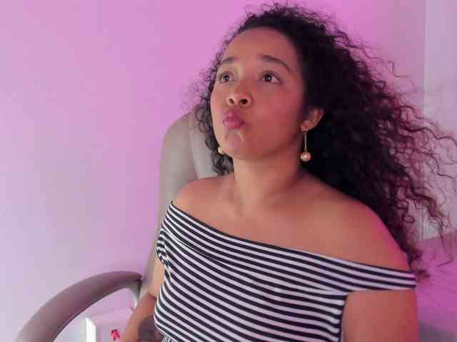 KataNovoa Live Webcam on BongaCams