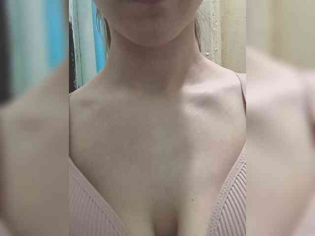 PrimeTits webcam