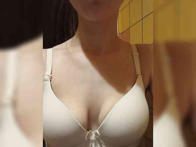 PrimeTits webcam