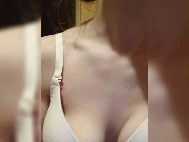 PrimeTits webcam
