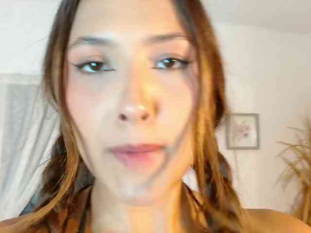 Mia-Blake webcam