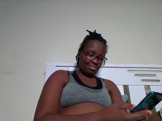 Sweetariah1 live cam on BongaCams