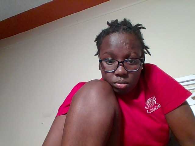 Sweetariah1 live cam on BongaCams