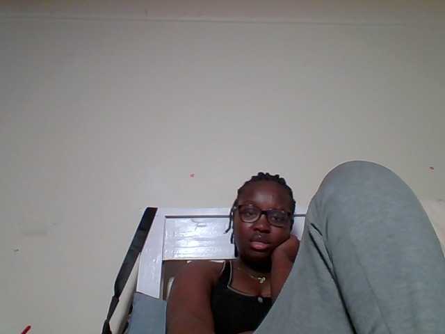 Sweetariah1 live cam on BongaCams