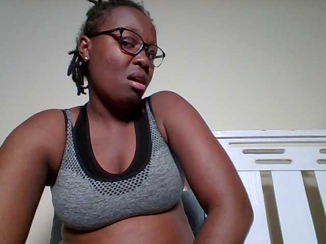 Sweetariah1 live cam on BongaCams
