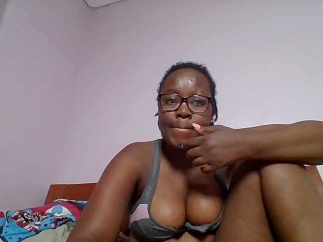 Sweetariah1 live webcam show