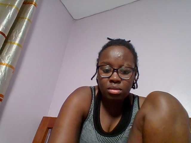 Sweetariah1 live cam on BongaCams