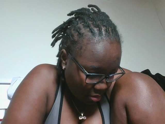 Sweetariah1 live cam on BongaCams