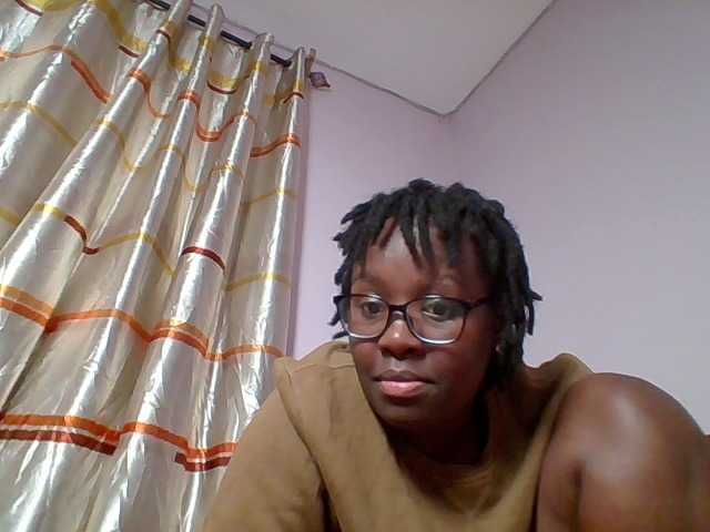 Sweetariah1 live cam on BongaCams