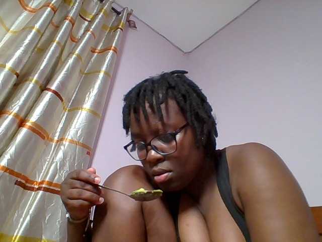 Sweetariah1 live cam on BongaCams