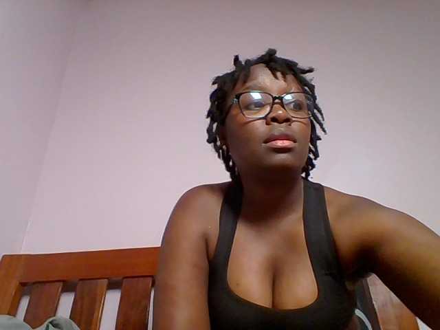 Sweetariah1 live cam on BongaCams